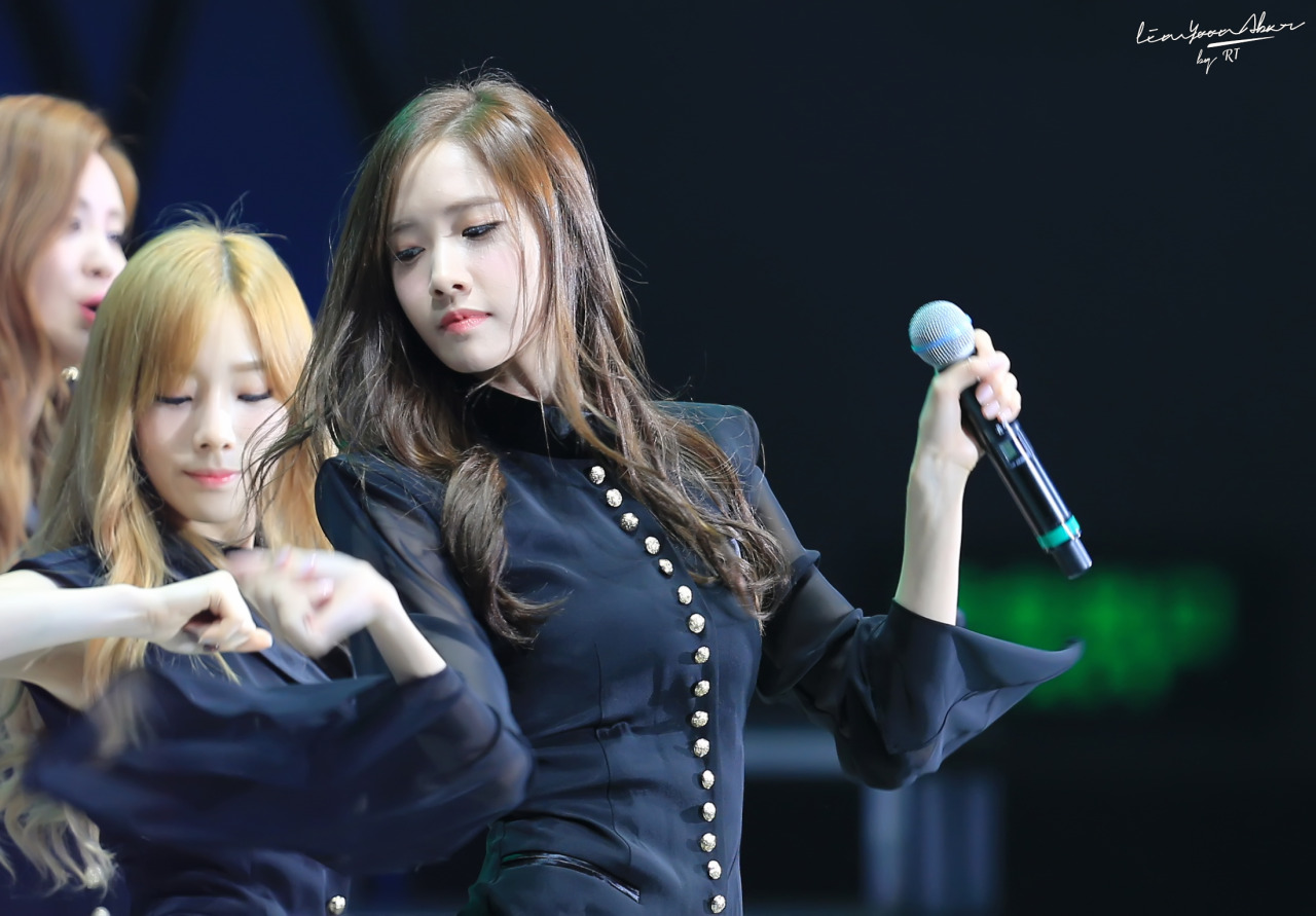 [PIC][30-09-2014]SNSD khởi hành đi Trung Quốc để tham dự "China for GG 1st Fan Party in ShenZhen" vào sáng nay - Page 14 Tumblr_nd9hu4LA4u1sewbc1o1_1280