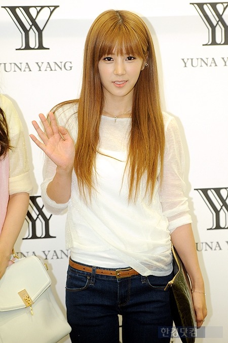 [ صور ] تشورونغ و نايون في حدث افتتاح Yuna Yang collection بتاريخ 130731 !! Tumblr_mqt4p4mknu1qi4imuo3_500