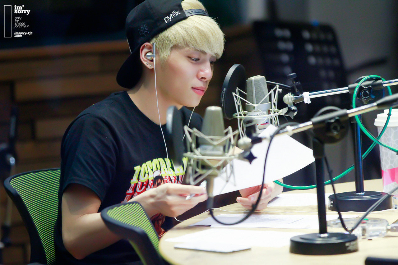 140827 Jonghyun @ MBC Blue Night Tumblr_nbhcdmQzcA1r36tcgo1_1280