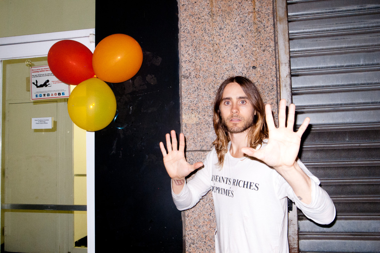 [PHOTOSHOOT] Jared Leto by Terry Richardson - Page 28 Tumblr_mtl8r8XY6i1qa42jro1_1280