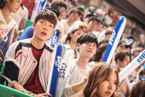 [PICS][08.09.2013] Kim Woo Bin & Lee Jong Suk @ Cass Fresh_TVCF_ballpark ver.! Tumblr_msll8bYB171s1thflo6_500