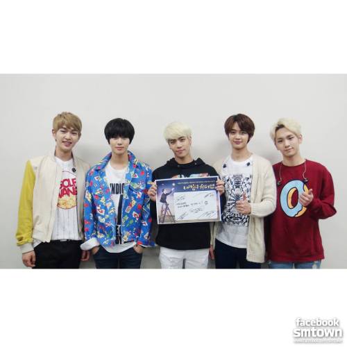 [Facebook] 140307 SMTOWN update SHINee apoya la obra <Hero in my Heart> Tumblr_n21riq112B1qdtvhxo1_500