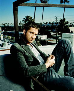 ♥ Sleeping Sun - Gerard Butler ♥  Tumblr_mpbs1eaccO1rnvzt5o2_250