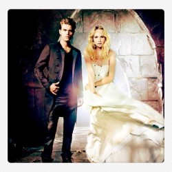 Stefan & Caroline Tumblr_mrotj2RGUB1rp6cito1_250