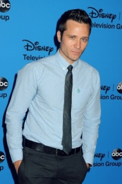 Seamus Dever Patrick - Página 4 Tumblr_mr1wqi08tp1r2yqg2o2_250