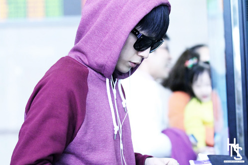 FAN.TAKEN| صور B.A.P في مطار Gimpo الدولي متوجهين إلى اليابان .. Tumblr_n32s0xIzAv1rnkj5ho1_500