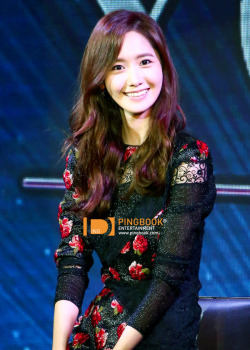 صور + فيديو | يونا في المؤتمر الصحفي لـ Yoona and i في تايلاند  Tumblr_n9bvu4f0sI1sewbc1o3_250