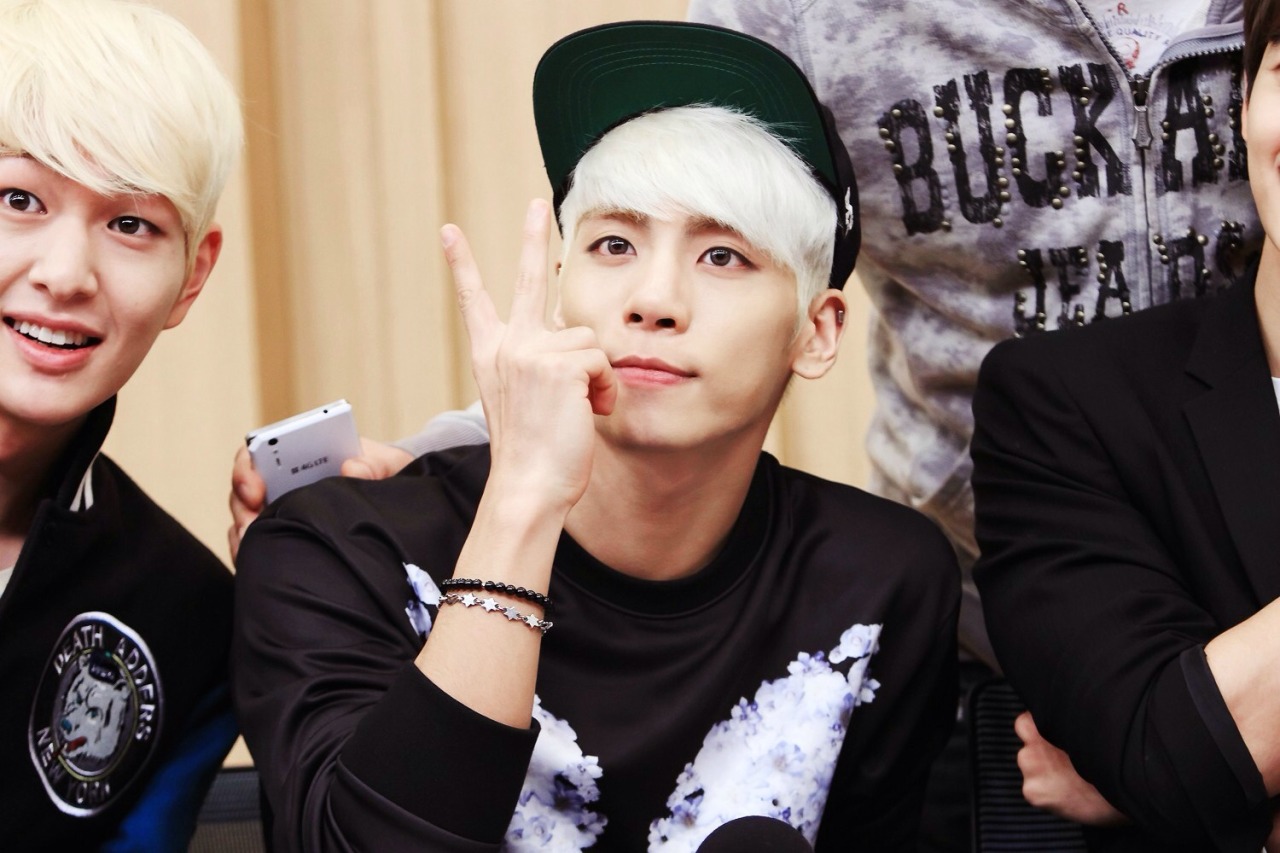 131024 Jonghyun @ SBS Power FM ‘Cultwo Show’ Tumblr_mv6pwotKpK1qzk8j4o1_1280