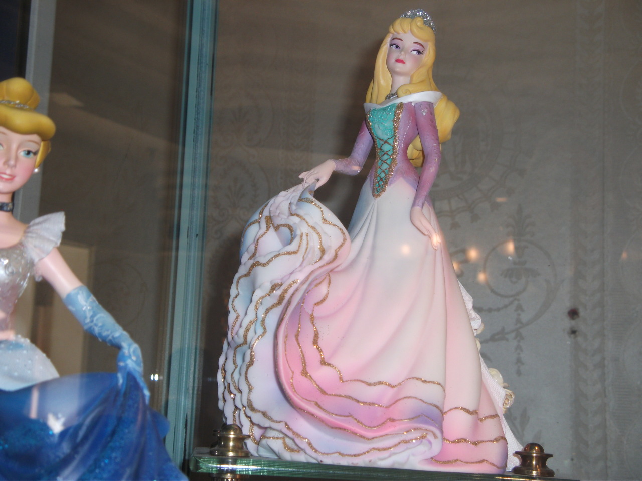 Disney Haute Couture - Enesco (depuis 2013) - Page 18 Tumblr_mqyw7c8Wdq1s823kjo6_1280