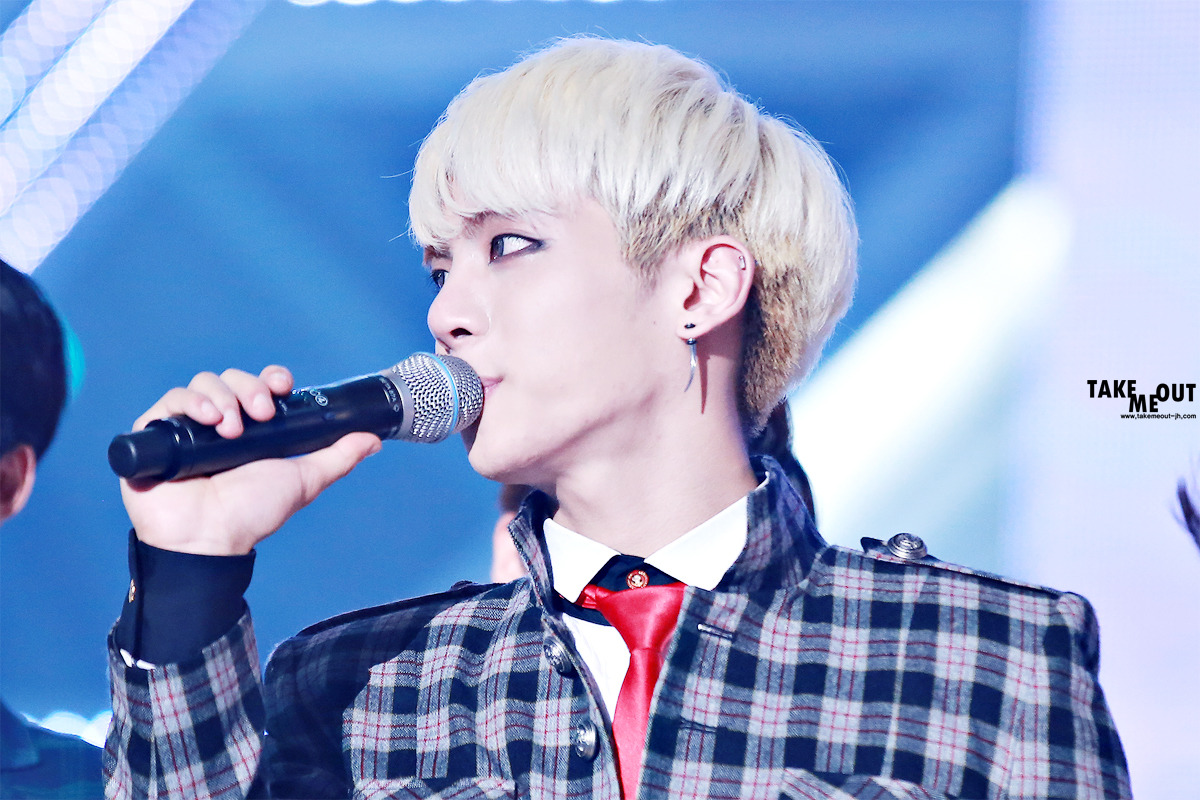 131114 Jonghyun @ Melon Music Awards 2013 Tumblr_mwb8w9Eamt1qzk8j4o1_1280