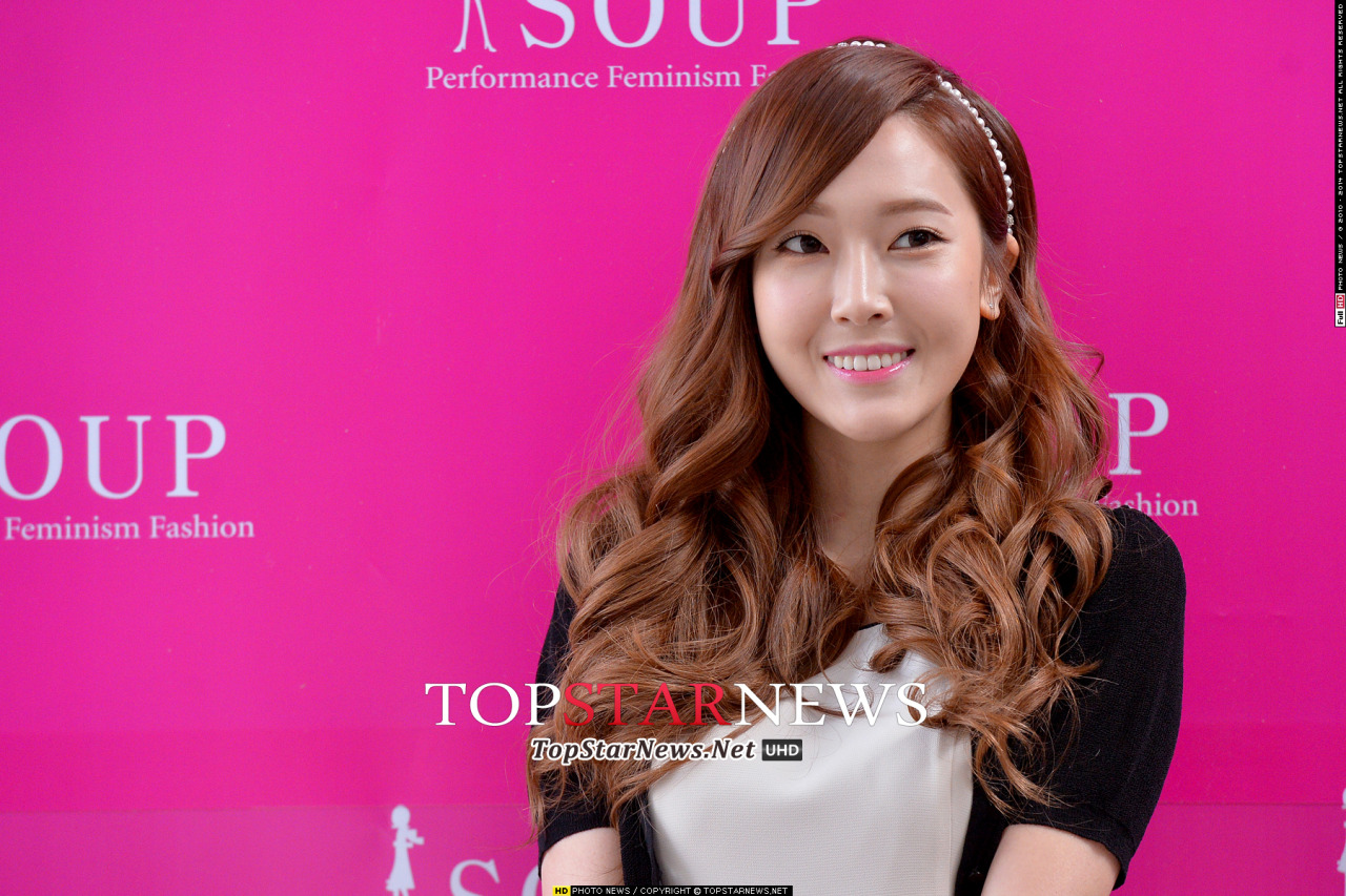 [PIC][04-04-2014]Jessica tham dự buổi fansign cho thương hiệu "SOUP" vào trưa nay Tumblr_n3hudfL3Ez1sewbc1o1_1280