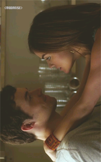 Ian Harding & Lucy Hale Tumblr_ms3u16Xxc91sqaaz9o2_250