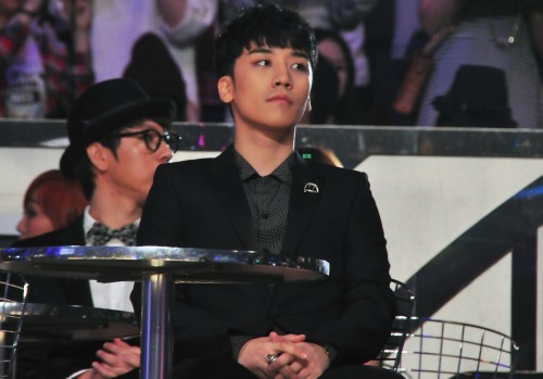 [Update] BIGBANG @ MAMA2013 (22/11/2013) Tumblr_mwpdekauOf1qbfg54o1_500