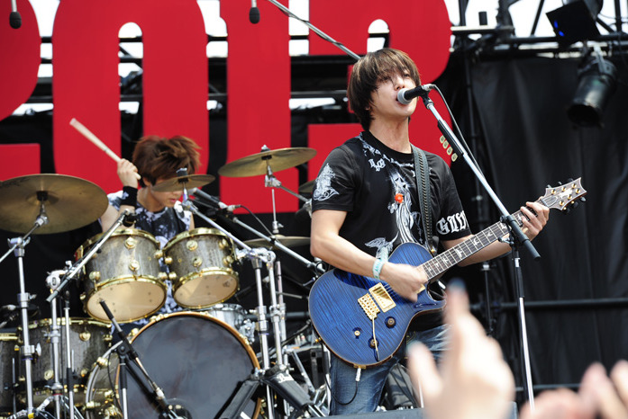 [Live] CNBLUE @ ROCK IN JAPAN FESTIVAL (04.08.13) Tumblr_mr0f24tAN71r48272o2_1280