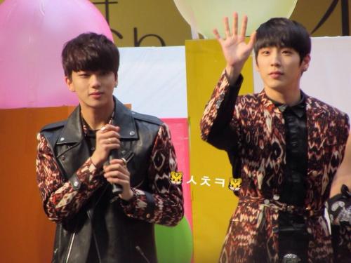 FAN.TAKEN| صور B.A.P في حفل Spring PON Festival بتاريخ 140327 .. Tumblr_n336ieraxU1rnkj5ho1_500