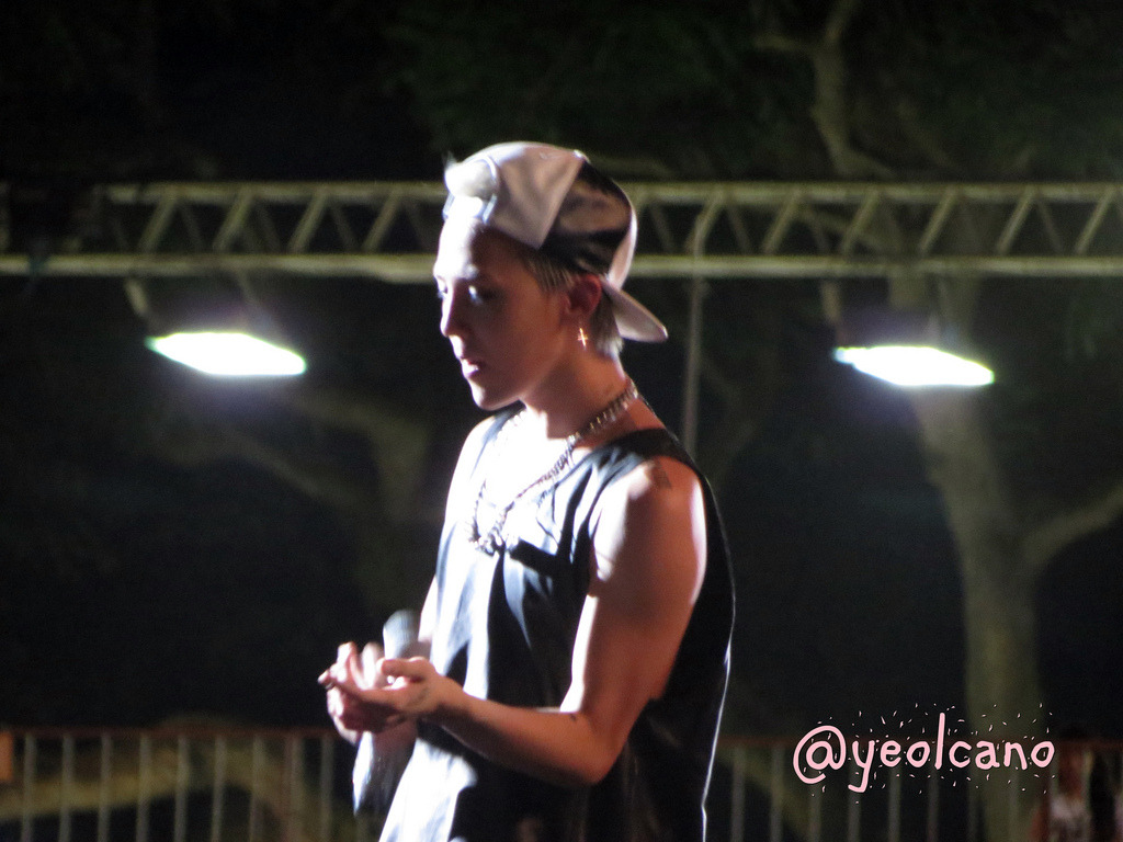 [21/9/2013][Photos/Vids] BIG BANG biểu diễn tại F1 Singapore Tumblr_mth14x7sEY1qb2yato3_1280