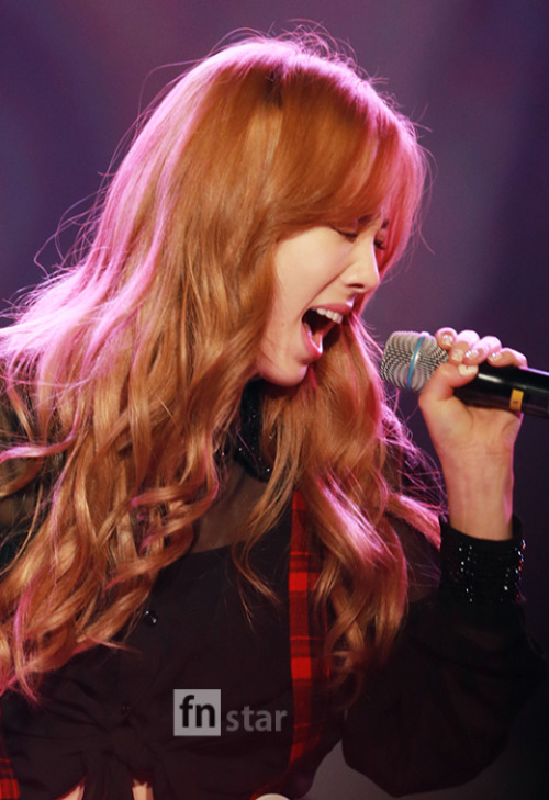 [PIC][11-11-2014]TaeTiSeo biểu diễn tại "Passion Concert 2014" ở Seoul Jamsil Gymnasium vào tối nay Tumblr_nevmnkCSbF1sewbc1o1_500