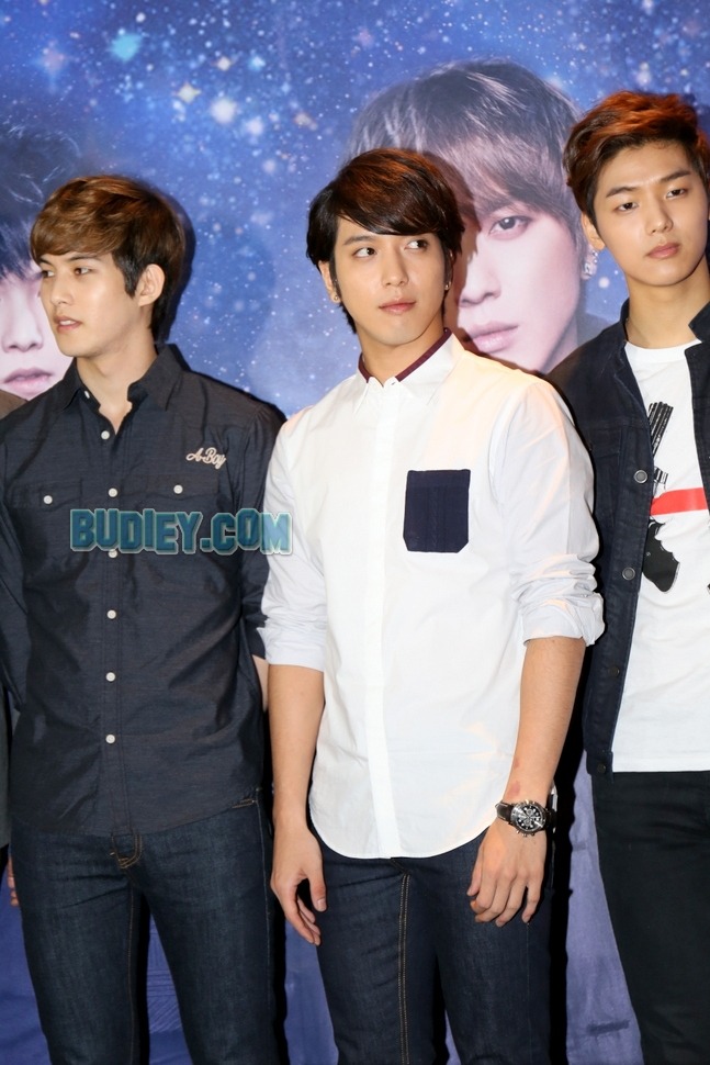 [Event] BLUE MOON in Malaysia - Conférence de presse (23.08.2013) Tumblr_mrzmzh8bQB1rgxfbio5_1280