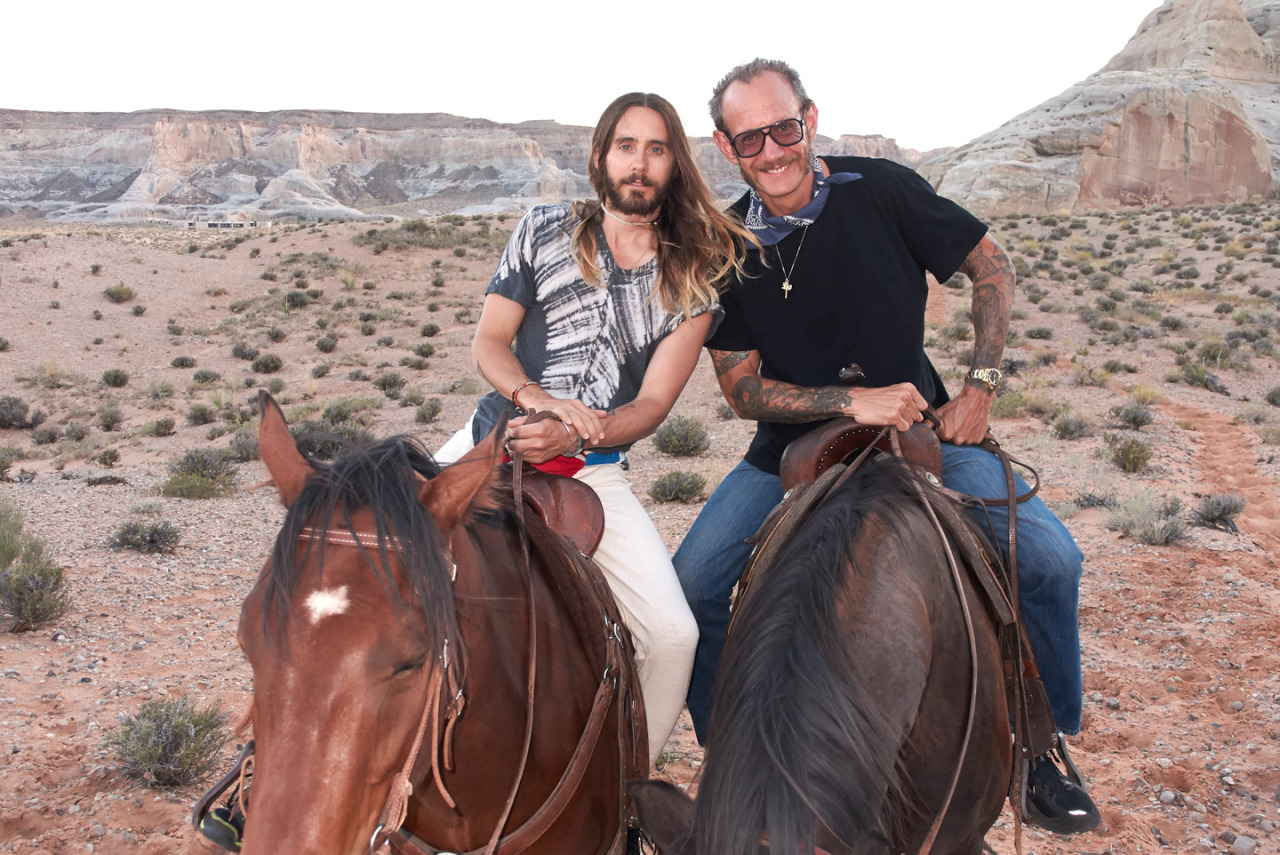 5 - [PHOTOSHOOT] Jared Leto by Terry Richardson - Page 32 Tumblr_nbt1l7vSt21qa42jro1_1280