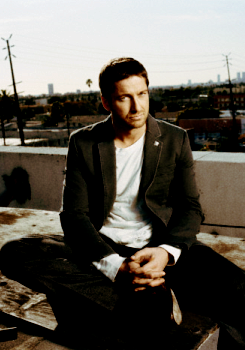 ♥ Sleeping Sun - Gerard Butler ♥  Tumblr_mw6vjqyFKg1qe6chao3_250