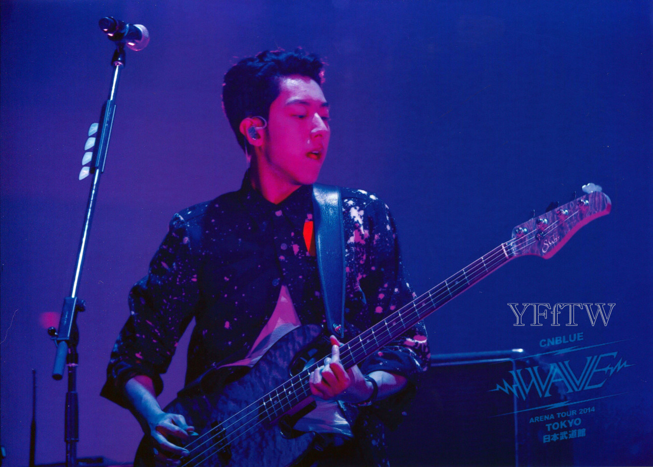 [Scans] Arena Tour WAVE Tokyo Photocards Tumblr_nfek2kv8V61rgxfbio10_1280