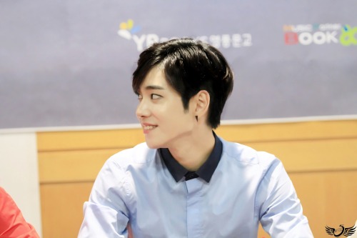 Fotos - [141004] fansign de F.cuz  Tumblr_nd3sq0BTXD1qcrhyko1_500