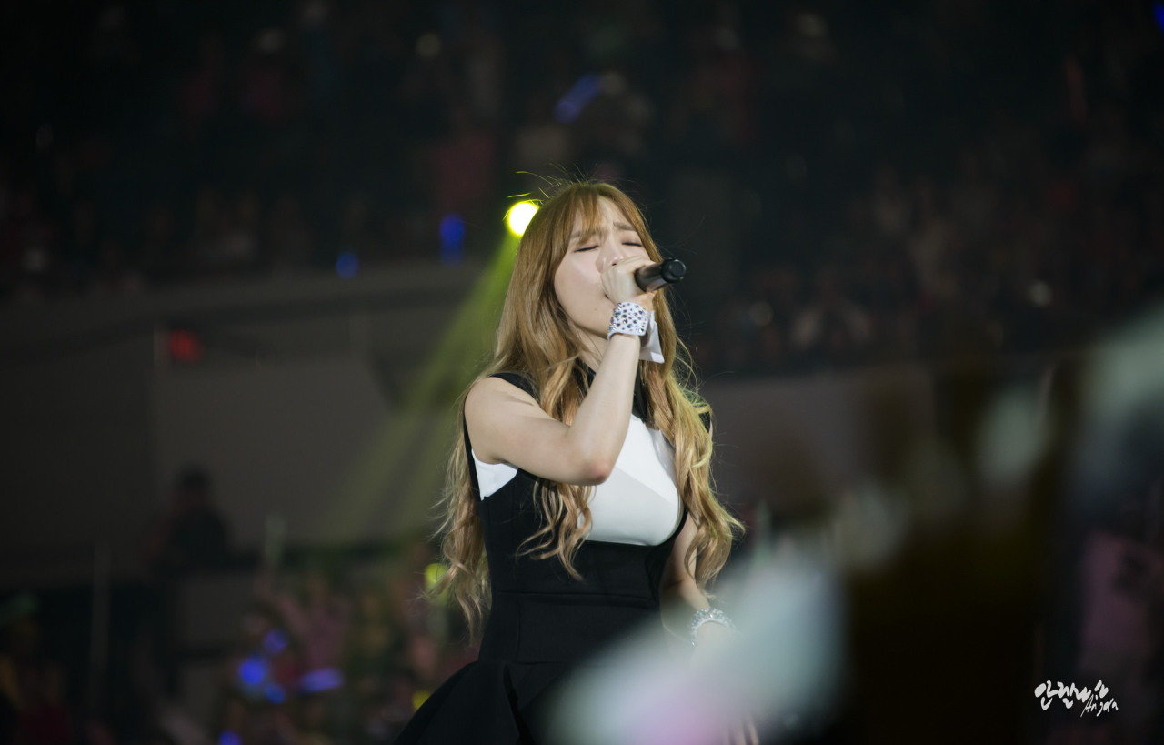 [PIC][07-08-2014]SNSD khởi hành đi LA để tham dự "KCON 2014" vào hôm nay - Page 10 Tumblr_naaqwevDO91sewbc1o2_1280