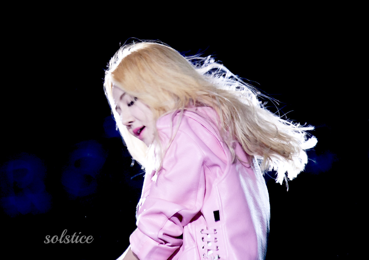 [PIC][17-10-2014]SNSD khởi hành đi Thượng Hải – Trung Quốc để tham dự "SMTOWN LIVE WORLD TOUR IV IN SHANGHAI" vào tối nay - Page 9 Tumblr_ndwlhykNF71sewbc1o2_1280