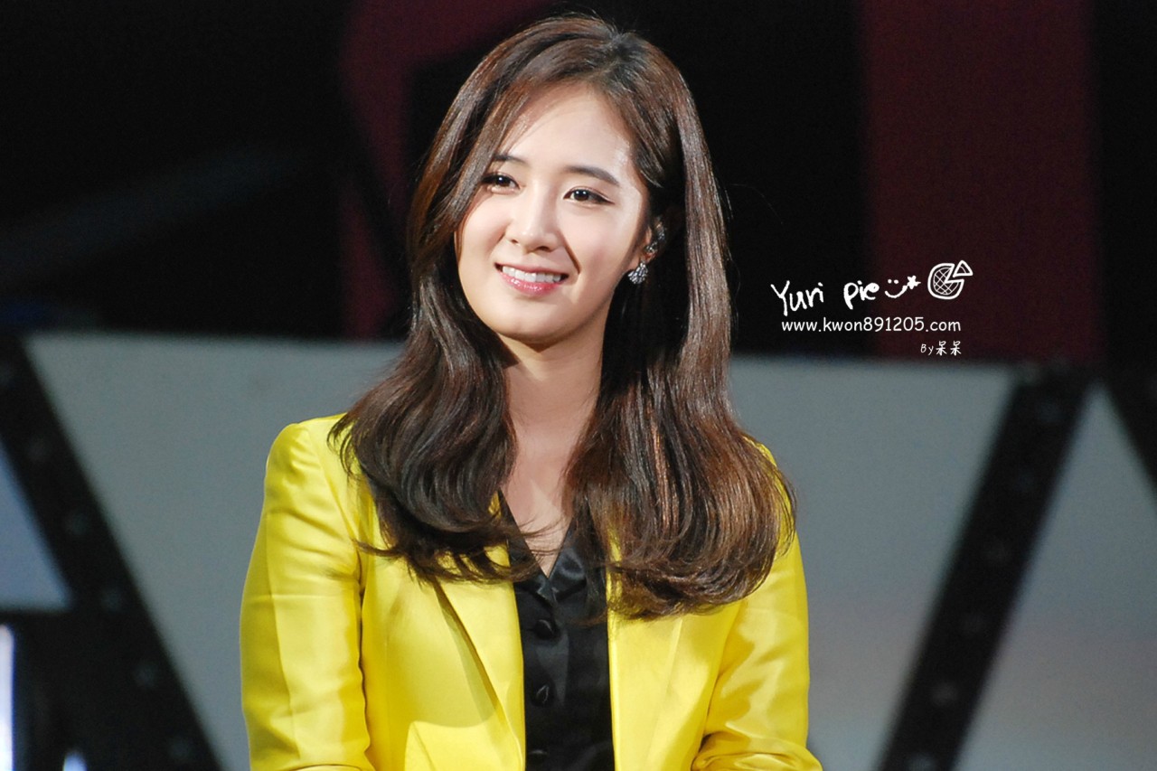 [PIC][21-11-2014]SNSD khởi hành đi Trung Quốc để tham gia "China for GG 1st Fan Party in NanJing" vào trưa nay - Page 9 Tumblr_nfhyffqLwe1sewbc1o3_1280