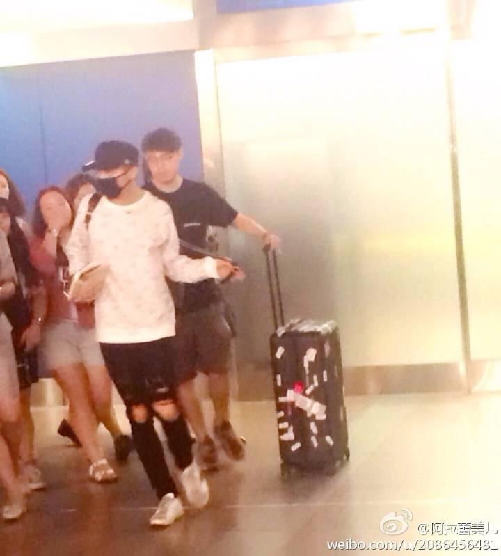 [PREVIEW] 140907 Beijing Airport - Arrival [46P] Tumblr_nbir32yyd71qhmxnlo1_1280