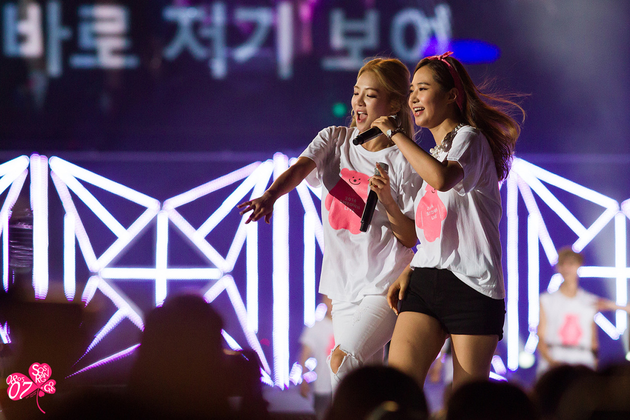 [PIC][15-08-2014]SNSD tham dự "SMTOWN LIVE WORLD TOUR IV in SEOUL" vào chiều nay - Page 6 Tumblr_napx7ttNxE1sewbc1o3_1280