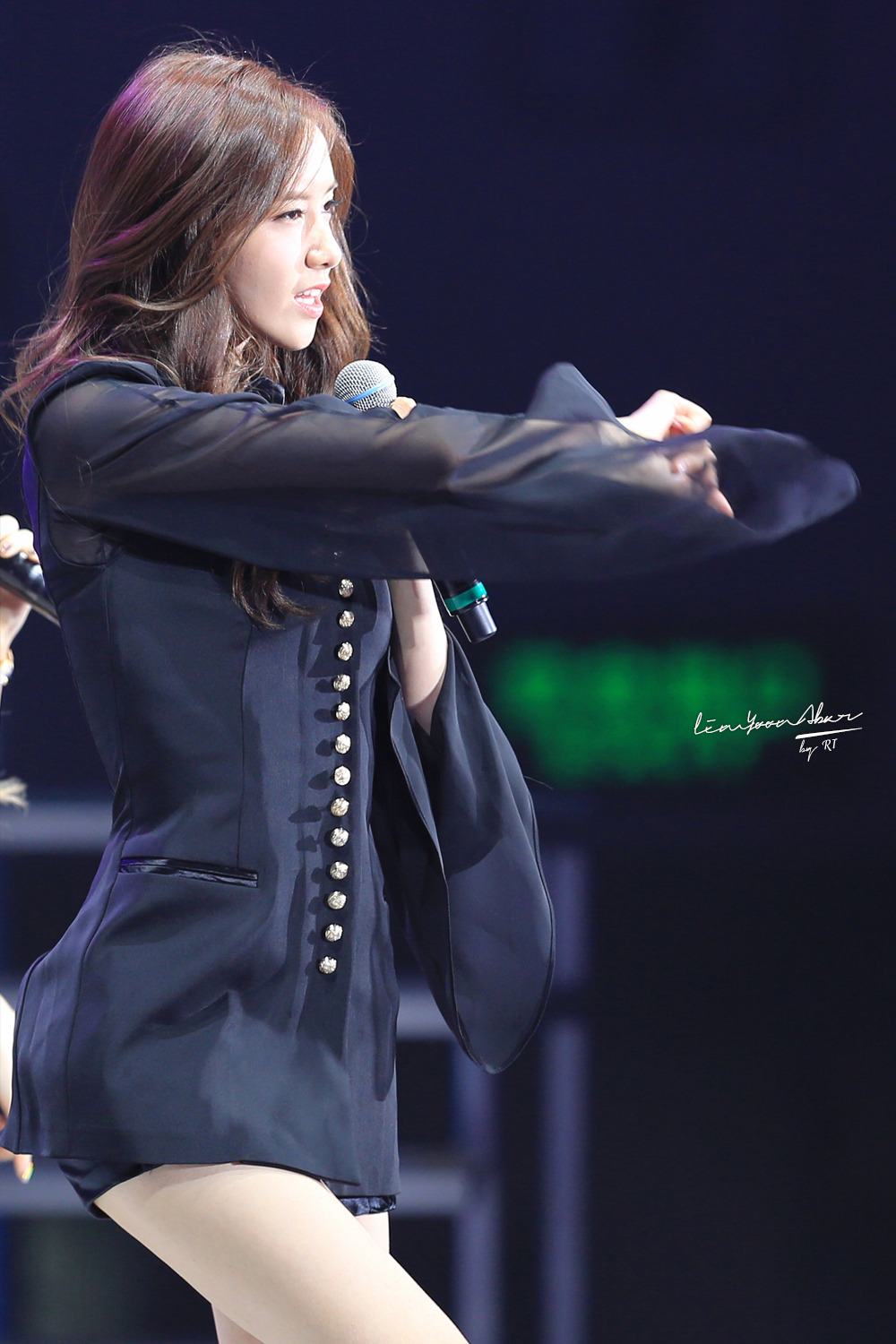 [PIC][30-09-2014]SNSD khởi hành đi Trung Quốc để tham dự "China for GG 1st Fan Party in ShenZhen" vào sáng nay - Page 14 Tumblr_nd9hniu3ur1sewbc1o2_1280