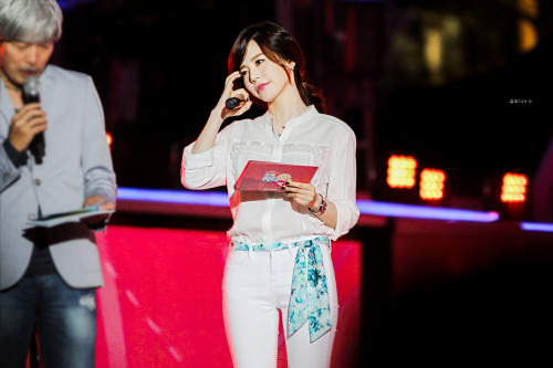 [140904] Sunny — Ceremonia de Apertura de Sangamdong, MBC Tumblr_nbf0xxgWgC1sewbc1o1_500