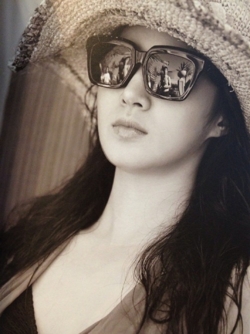 [PIC][23-08-2014]Hình ảnh mới nhất từ Photobook "Girls' Generation In Las Vegas" của SNSD - Page 2 Tumblr_nawql9uHSy1sewbc1o1_500