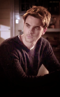 Nathaniel Buzolic  Tumblr_ndl6kkzPk71shlc13o2_250