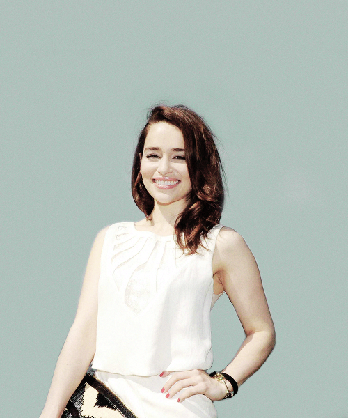 ;emilia clarke.♡ - Página 4 Tumblr_n8qmqzAVuT1qfb5cjo2_500