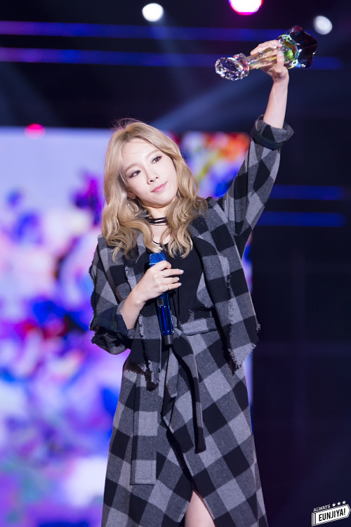 [PIC][06-10-2015]Hình ảnh mới nhất từ chuỗi hoạt động quảng bá cho Mini Album "I" của TaeYeon - Page 7 Tumblr_nwpe0amv951sewbc1o1_500