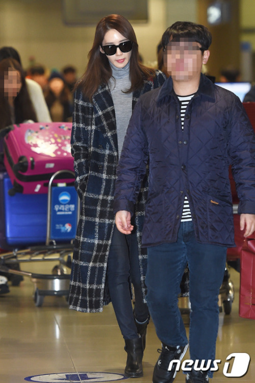 [PIC][28-11-2015]YoonA trở về Hàn Quốc vào chiều nay Tumblr_nyj18q83T71sewbc1o1_500