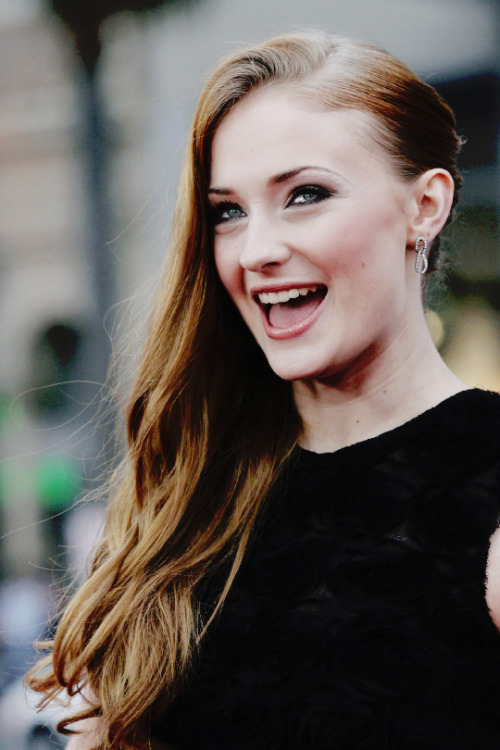 ;sophie turner.♡ Tumblr_nka6v4GVBo1twxysvo1_500