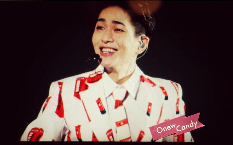 150315 Onew @ 'SHINee World 2014 in Tokyo Dome Special Edition', Día 2 Tumblr_nl97aaTvdi1r8fs1io1_1280