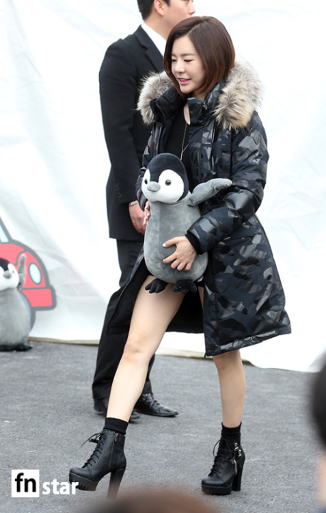 [PIC][24-11-2015]Sunny tham dự sự kiện "Kolon Sport 'Antarctica 1000 Penguins Flying'" vào chiều nay Tumblr_nybmshPGQs1sewbc1o1_500