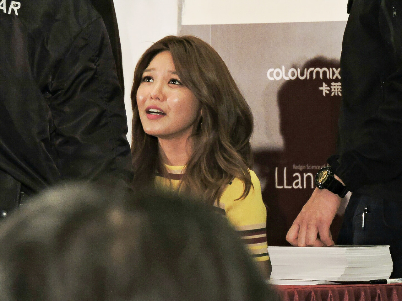 [PIC][04-02-2015]SooYoung xuất phát đi Hồng Kông để tham dự buổi fansign cho thương hiệu mỹ phẩm "LLang" - Page 3 Tumblr_njb0joPymO1sewbc1o1_1280