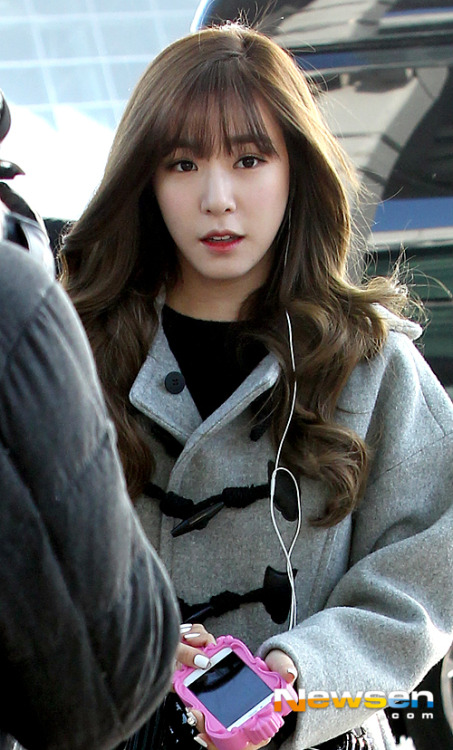 [PIC][03-01-2015]SNSD khởi hành đi Thượng Hải để tham dự "China for GG 1st Fan Party in ShangHai" vào sáng nay Tumblr_nhlyfa2sy71sewbc1o1_500