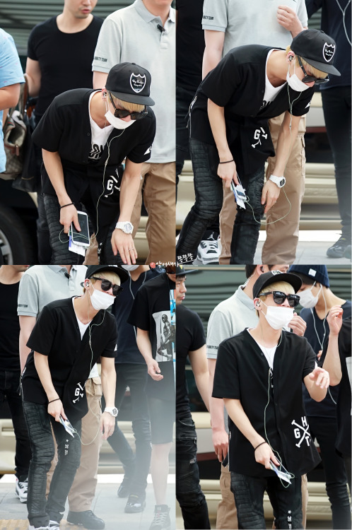 140602 Jonghyun @ Aeropuerto Pudong hacia Corea Tumblr_n6neo7FccI1r36tcgo1_500