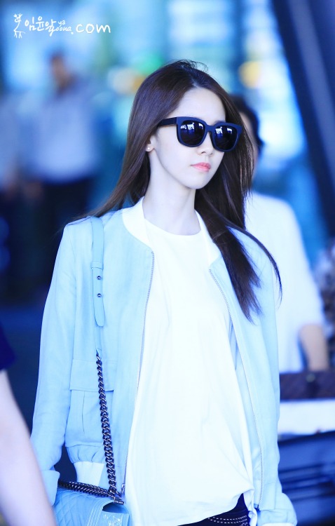 [PIC][15-05-2014]YoonA trở về Hàn Quốc vào chiều nay Tumblr_n5tocyPLeR1sewbc1o1_500