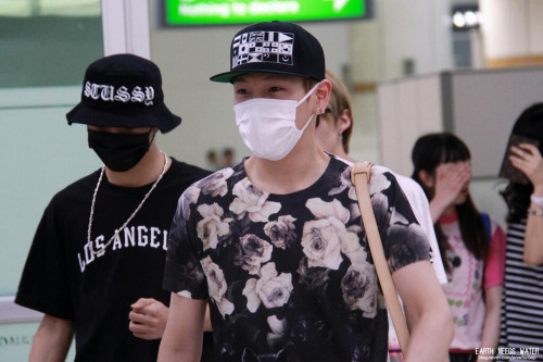 FAN.TAKEN| صور B.A.P في مطار Gimpo الدولي عائدون من اليابان بتاريخ 140623 .. Tumblr_n7mkflOoa81rnkj5ho1_500