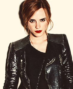 Emma Watson     Tumblr_mfm010YHXV1qdpmluo4_250