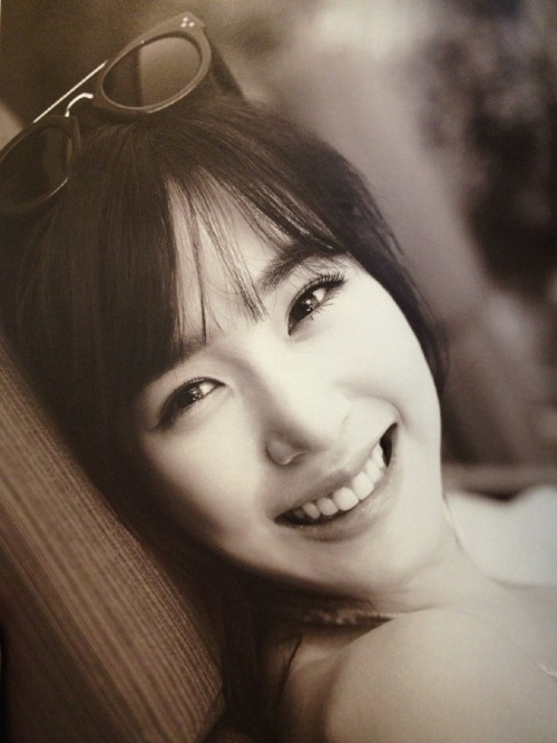 [PIC][23-08-2014]Hình ảnh mới nhất từ Photobook "Girls' Generation In Las Vegas" của SNSD - Page 2 Tumblr_nawqkzGfDD1sewbc1o2_500