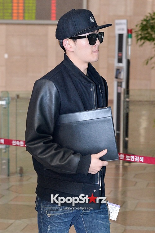 140421 Onew @ Aeropuerto de Gimpo Tumblr_n4g07tlhYm1rtjlxyo1_500