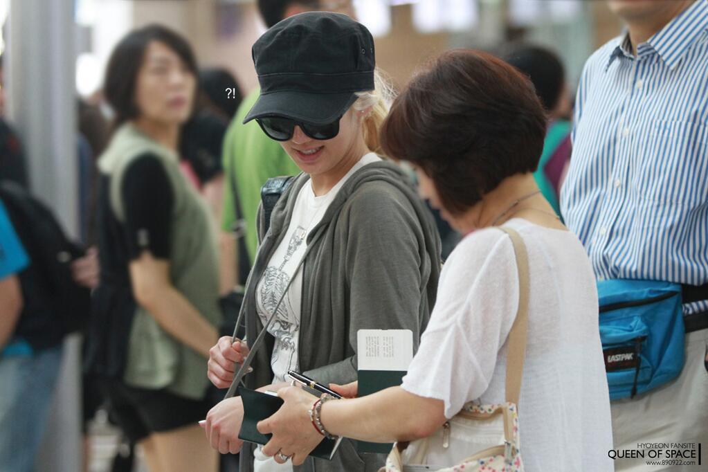 [PIC][06-06-2013]HyoYeon khởi hành đi Hồng Kông để tham dự Lễ khai trương cửa hàng "Topshop" chi nhánh ở Hồng Kông - Page 2 Tumblr_naywhxwJw11sewbc1o3_1280